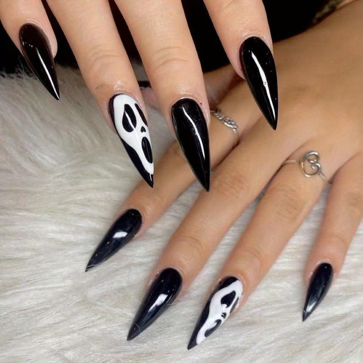Stiletto Long Press-On Fake Nails Halloween Skull Nail Art Decoration Classic Black Glossy Manciure for Women and Girls 24pcs #B021