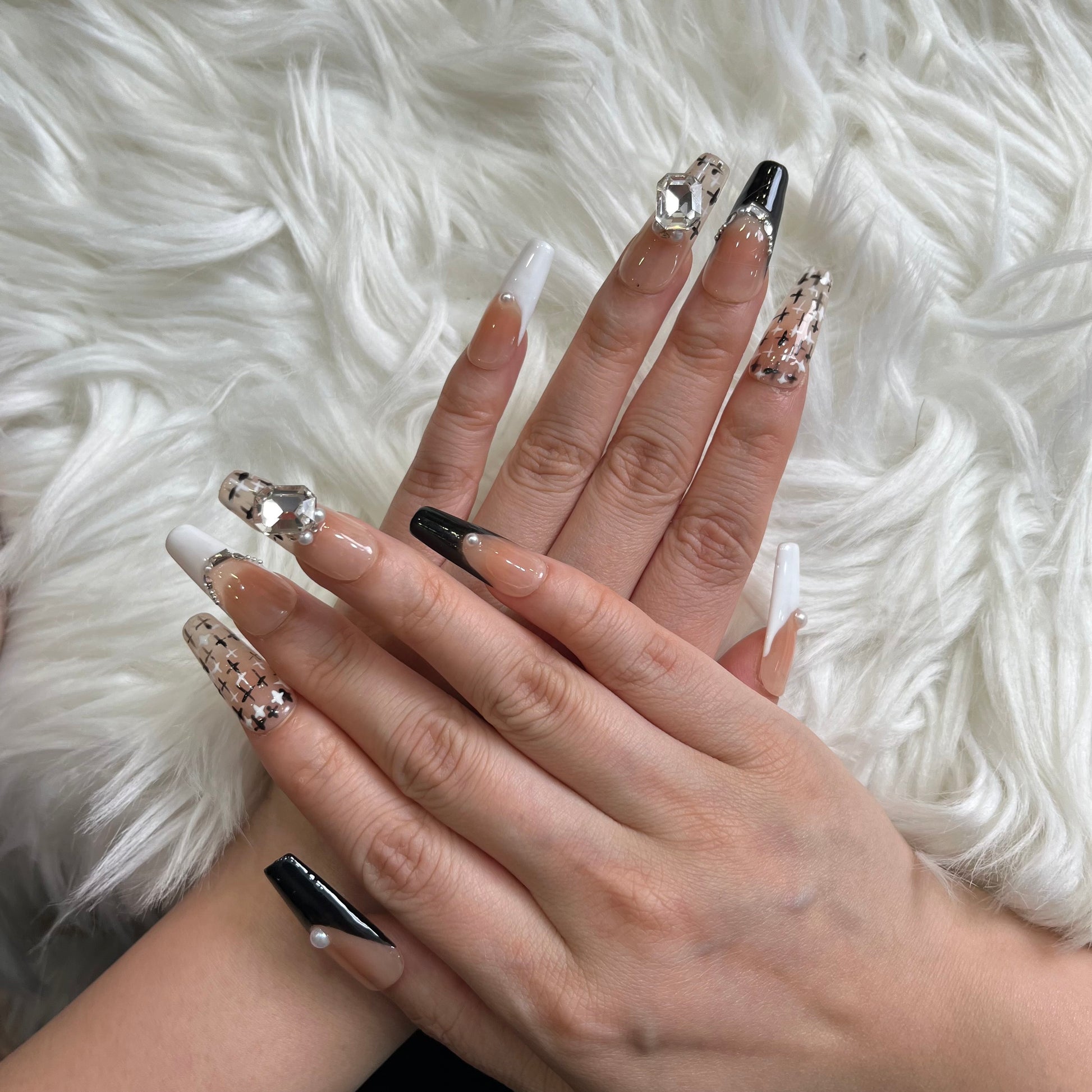 Handmade long square black and white fake nail tips with cute 3D diamond pop charm design, pressing nails 10 pieces #MJ250106