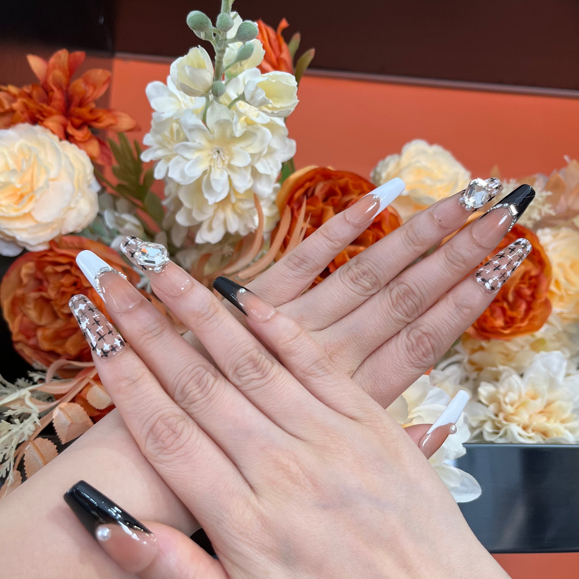 Handmade long square black and white fake nail tips with cute 3D diamond pop charm design, pressing nails 10 pieces #MJ250106